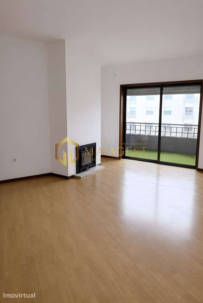 T2 no 5.º Andar com Garagem e Excelente Luminosidade em Valongo - Grande imagem: 5/12