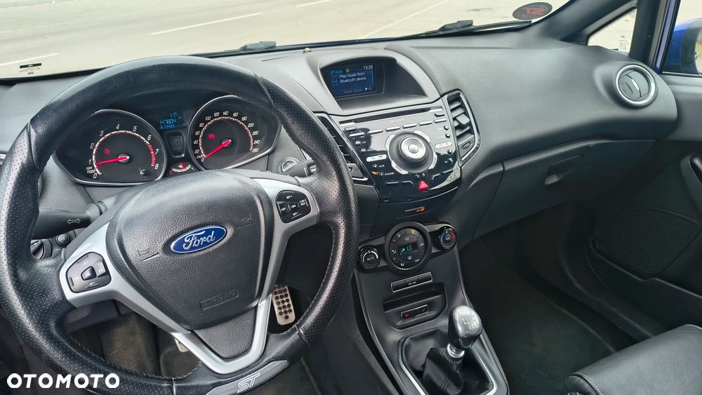 Ford Fiesta 1.6 EcoBoost ST - 11
