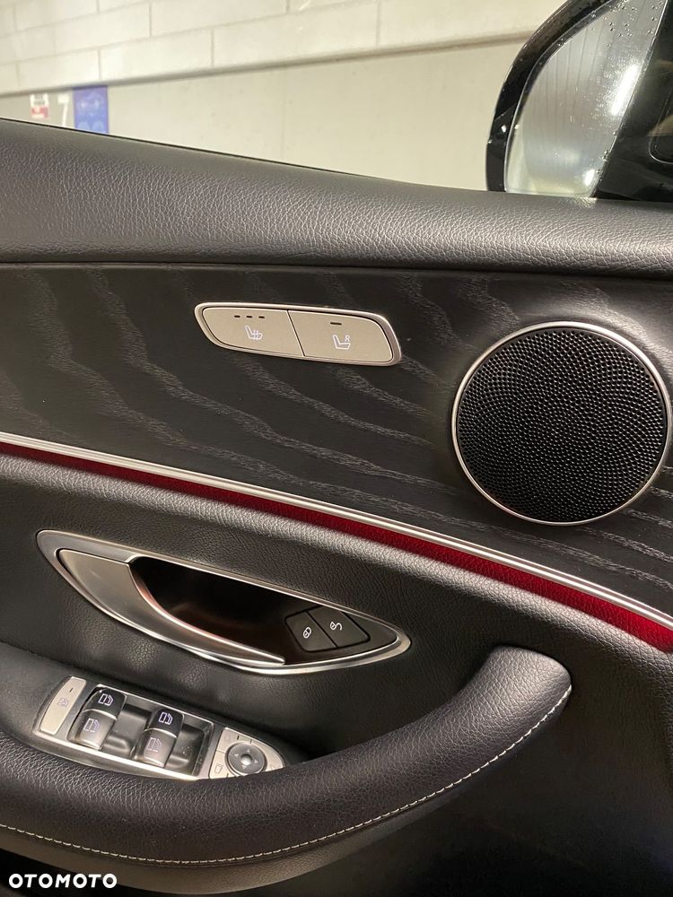 Mercedes-Benz Klasa E 220 d 4-Matic 9G-TRONIC - 4
