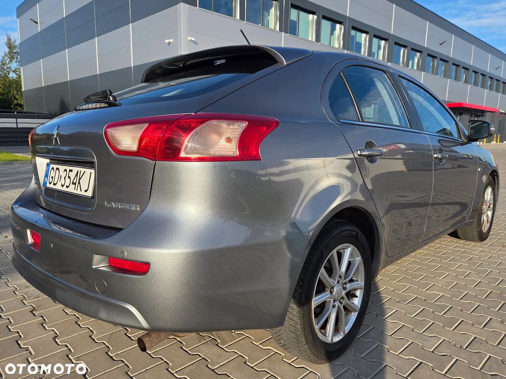 Mitsubishi Lancer 1.6 Invite - 2