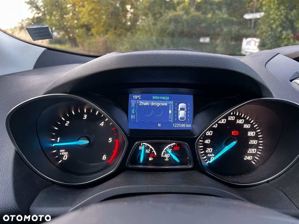 Ford Kuga - 16