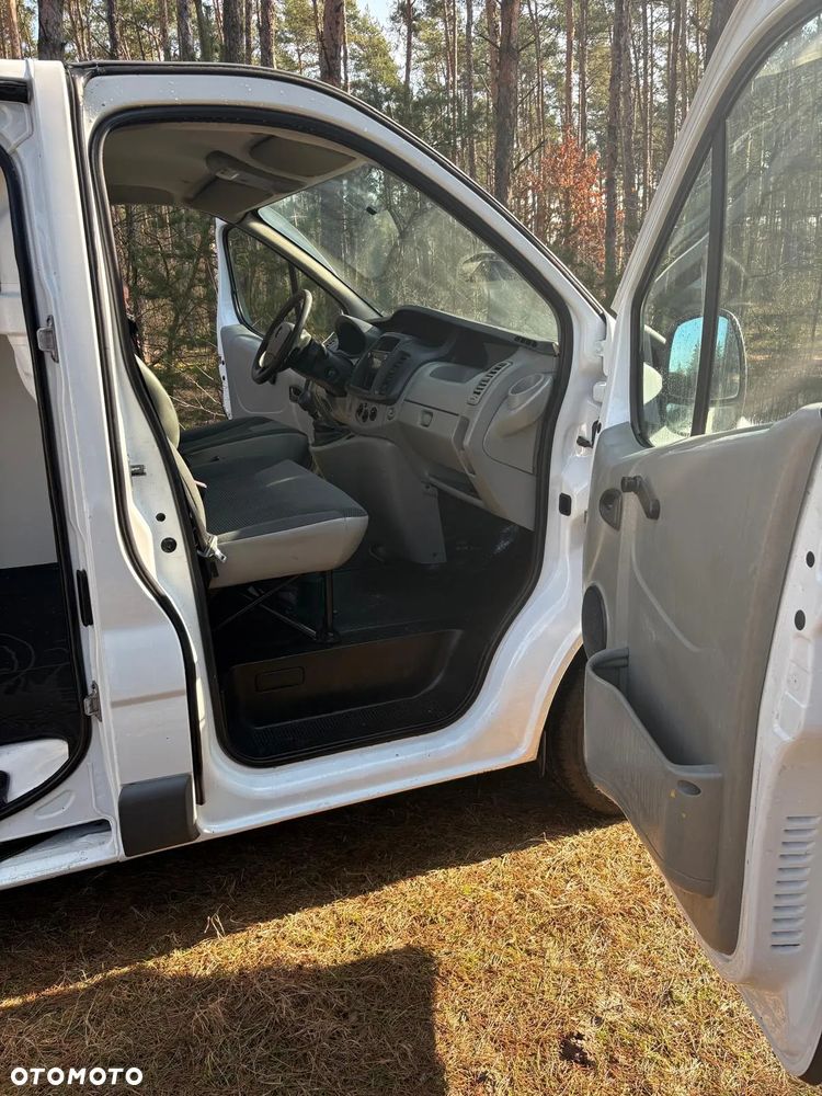 Opel Vivaro - 10