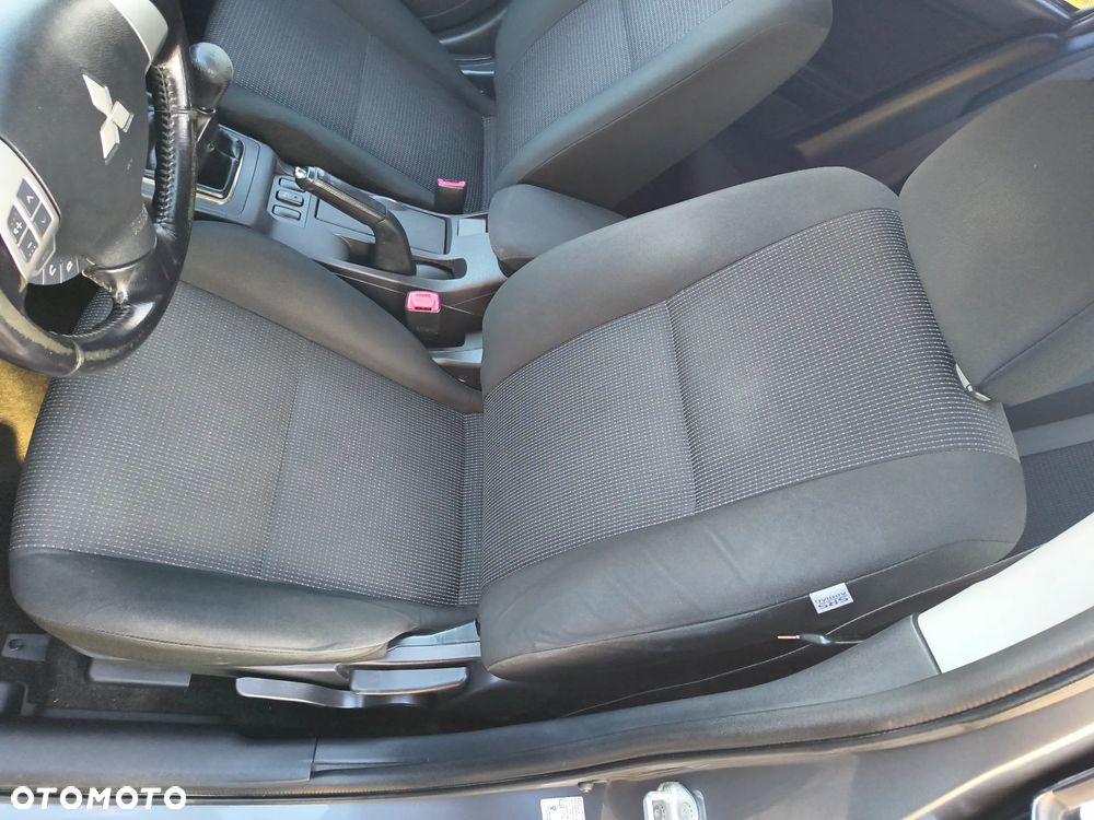 Mitsubishi Lancer - 24