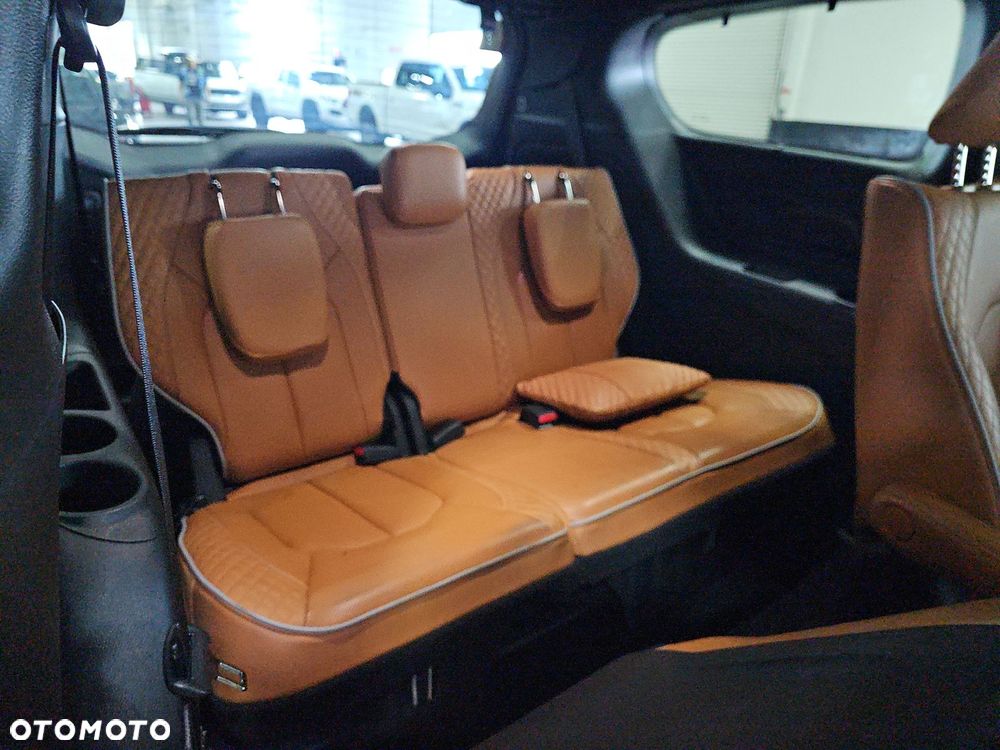 Chrysler Pacifica - 11