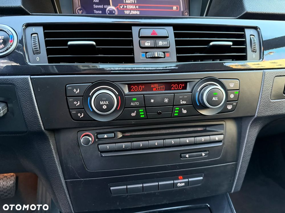 BMW Seria 3 320d Efficient Dynamics Sport Line - 32