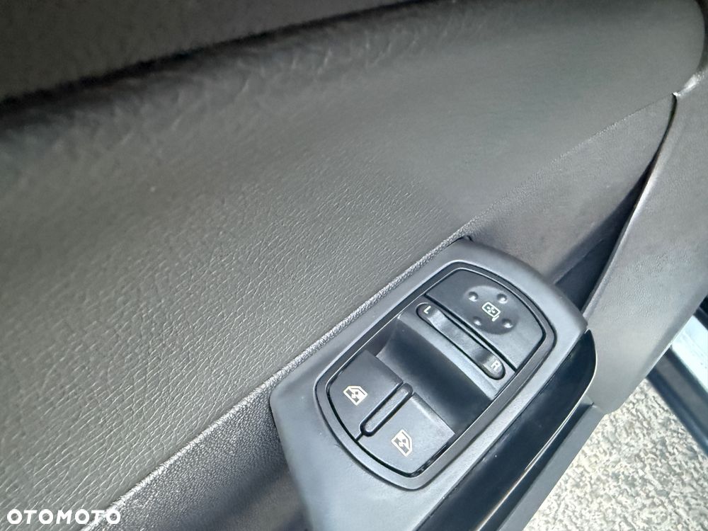 Opel Corsa 1.4 16V EcoFLEX Start-Stop 150 Jahre - 12