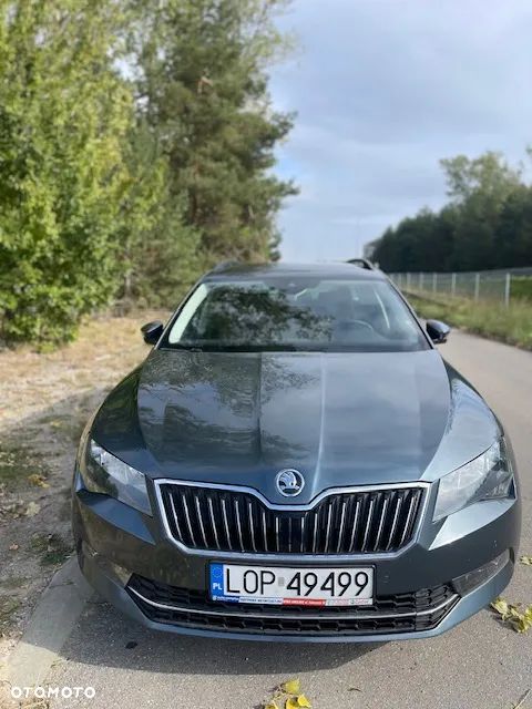 Skoda Superb Combi 2.0 TDI DSG Ambition - 3