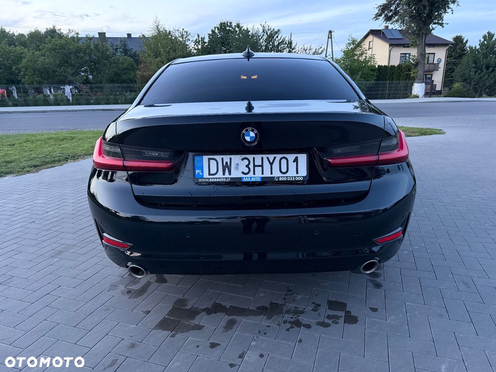 BMW Seria 3 320i - 5
