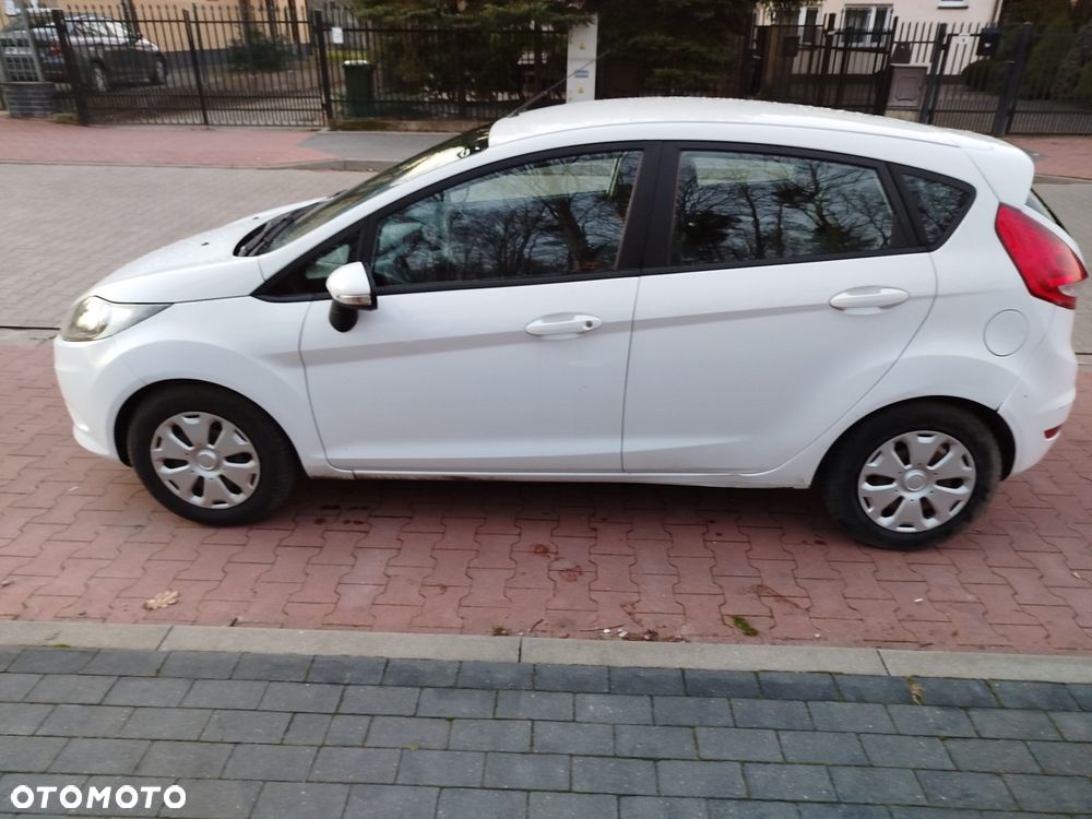 Ford Fiesta 1.4 TDCi Ambiente - 8