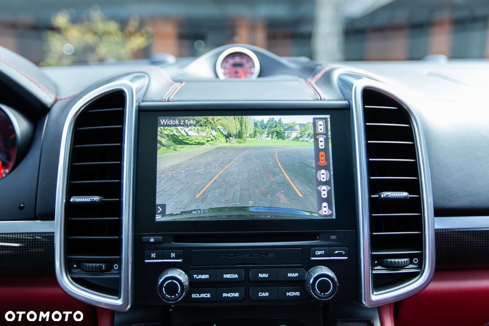 Porsche Cayenne Turbo S - 35