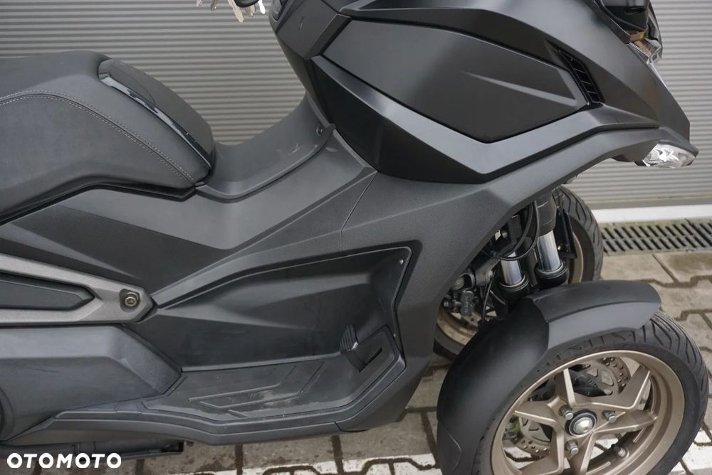 Kymco CV3 - 7