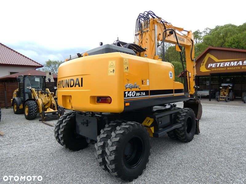 Hyundai 140W-7A / Stan BDB / Ładnie utrzymana / - 3