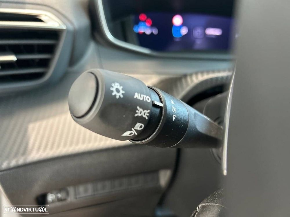 Peugeot 2008 1.2 Hybrid Allure e-DCS6 - 16