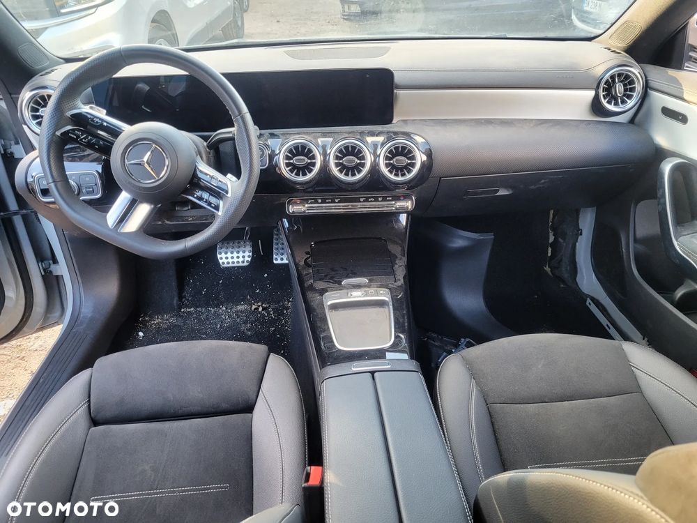 Mercedes-Benz CLA 200 d 4Matic 8G-DCT AMG Line - 12