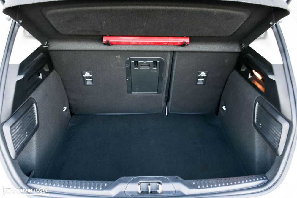 Ford Focus 1.0 EcoBoost Active X - 42