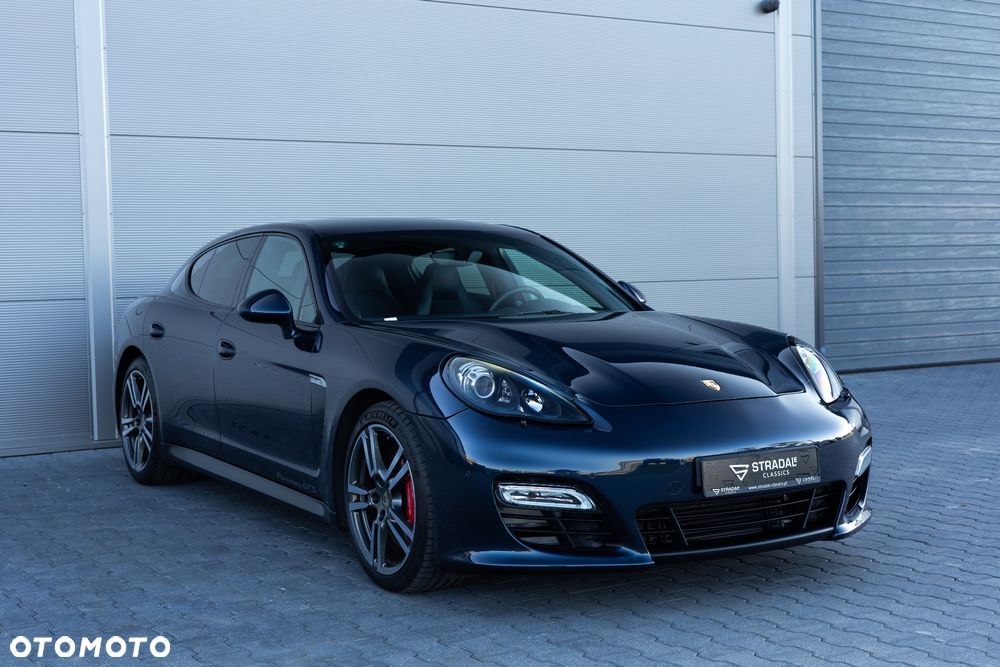 Porsche Panamera GTS PDK - 3