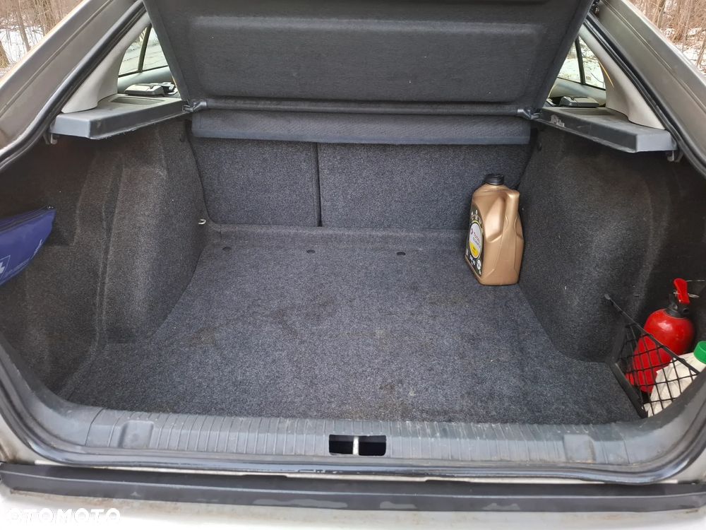 Skoda Octavia 1.6 Tour Classic - 9