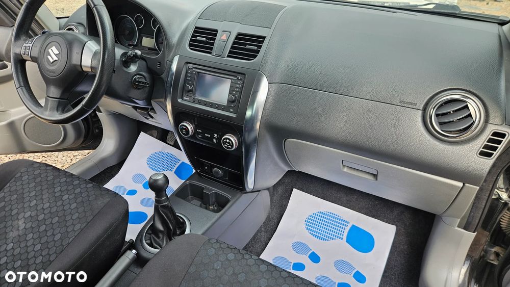 Suzuki SX4 1.6 VVT 4x4 Style - 10