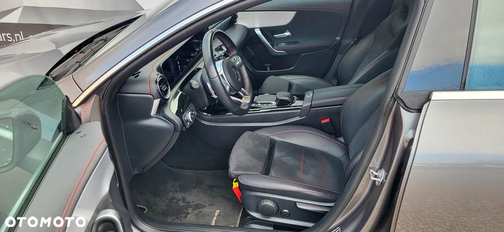 Mercedes-Benz CLA 180 d AMG Line 7G-DCT - 16