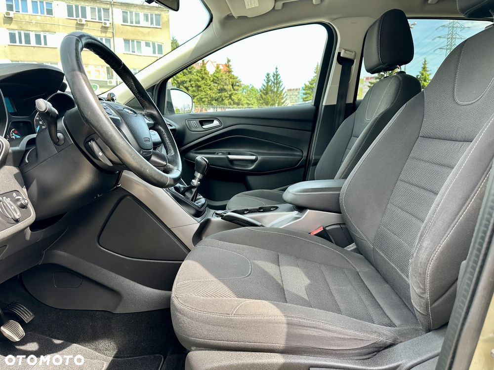 Ford Kuga 1.6 EcoBoost 2x4 Trend - 12