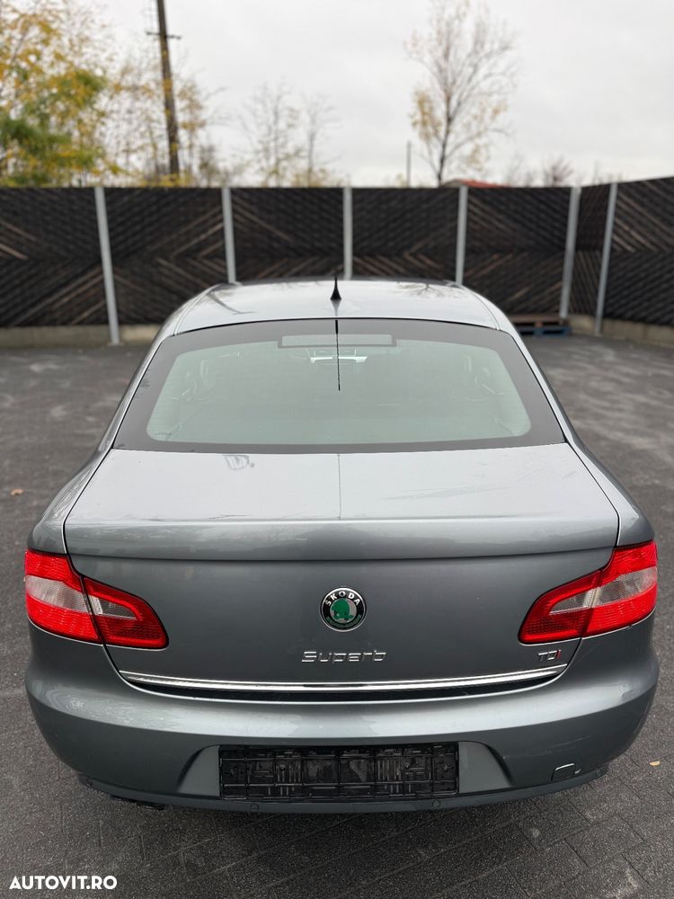 Skoda Superb 2.0 TDI Elegance - 5