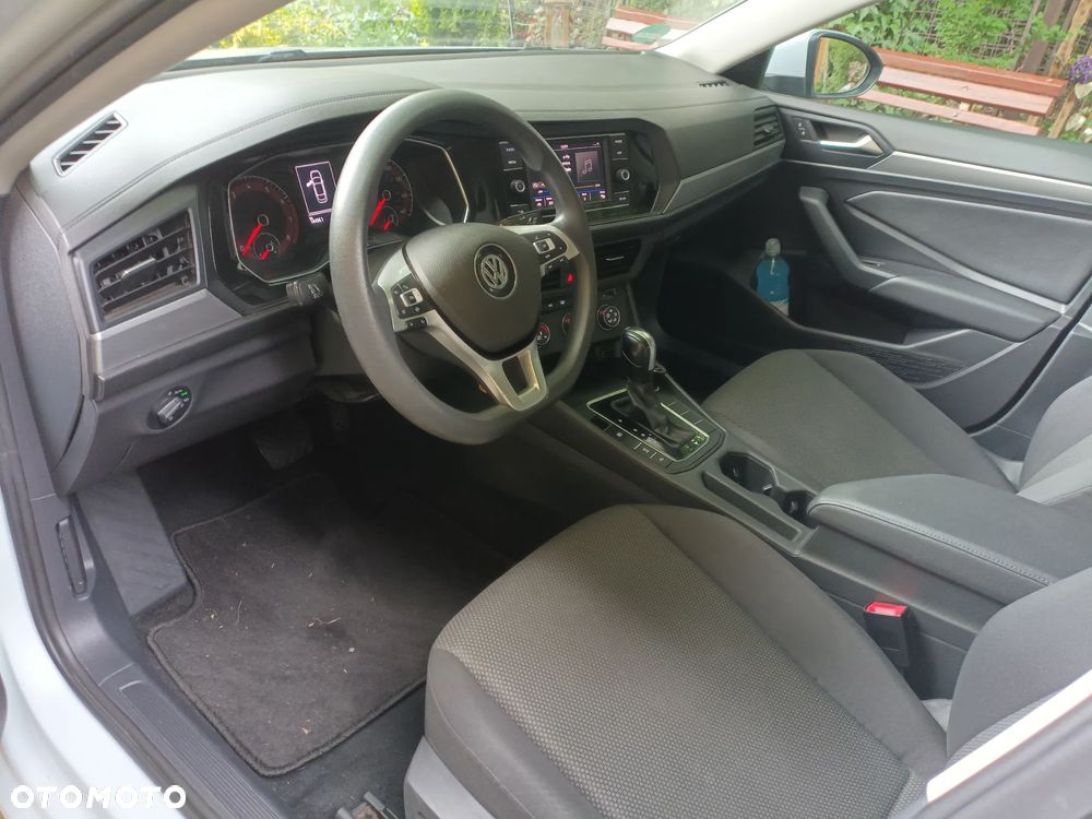 Volkswagen Jetta - 8