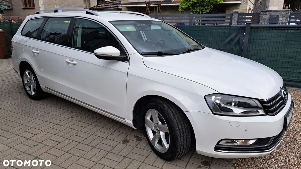Volkswagen Passat 2.0 TDI BlueMotion Technology Exclusive - 5