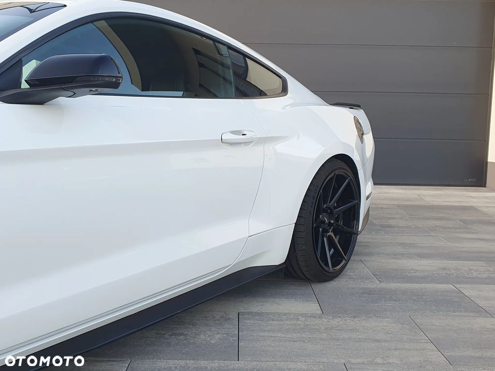 Ford Mustang - 11