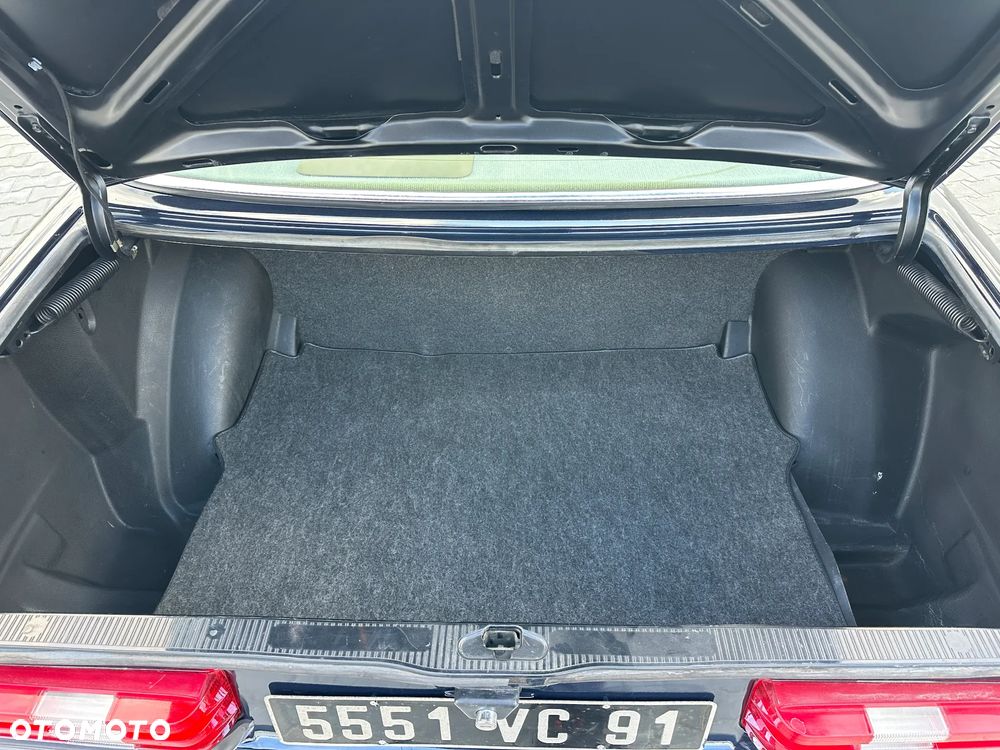 Mercedes-Benz W123 - 10