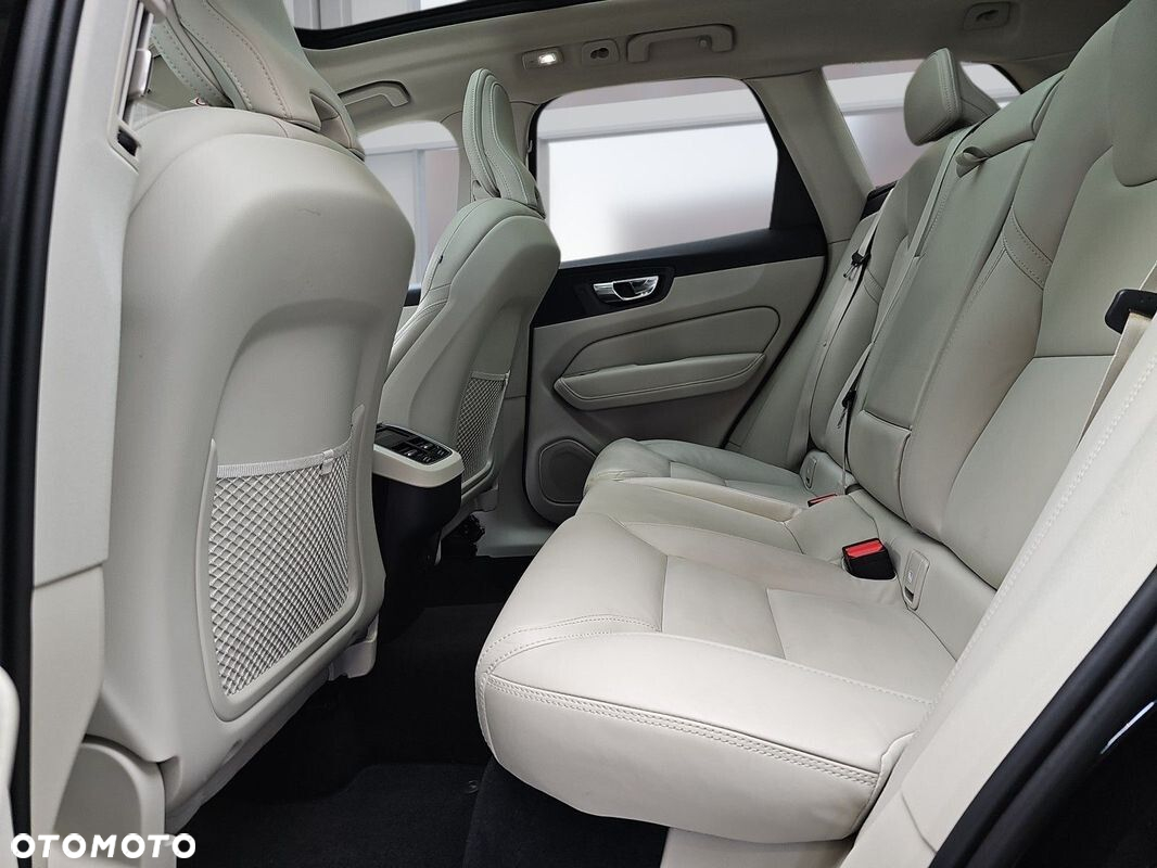 Volvo XC 60 T5 GPF AWD Inscription - 19