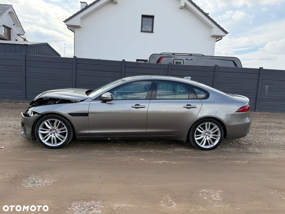 Jaguar XF P250 HSE - 5