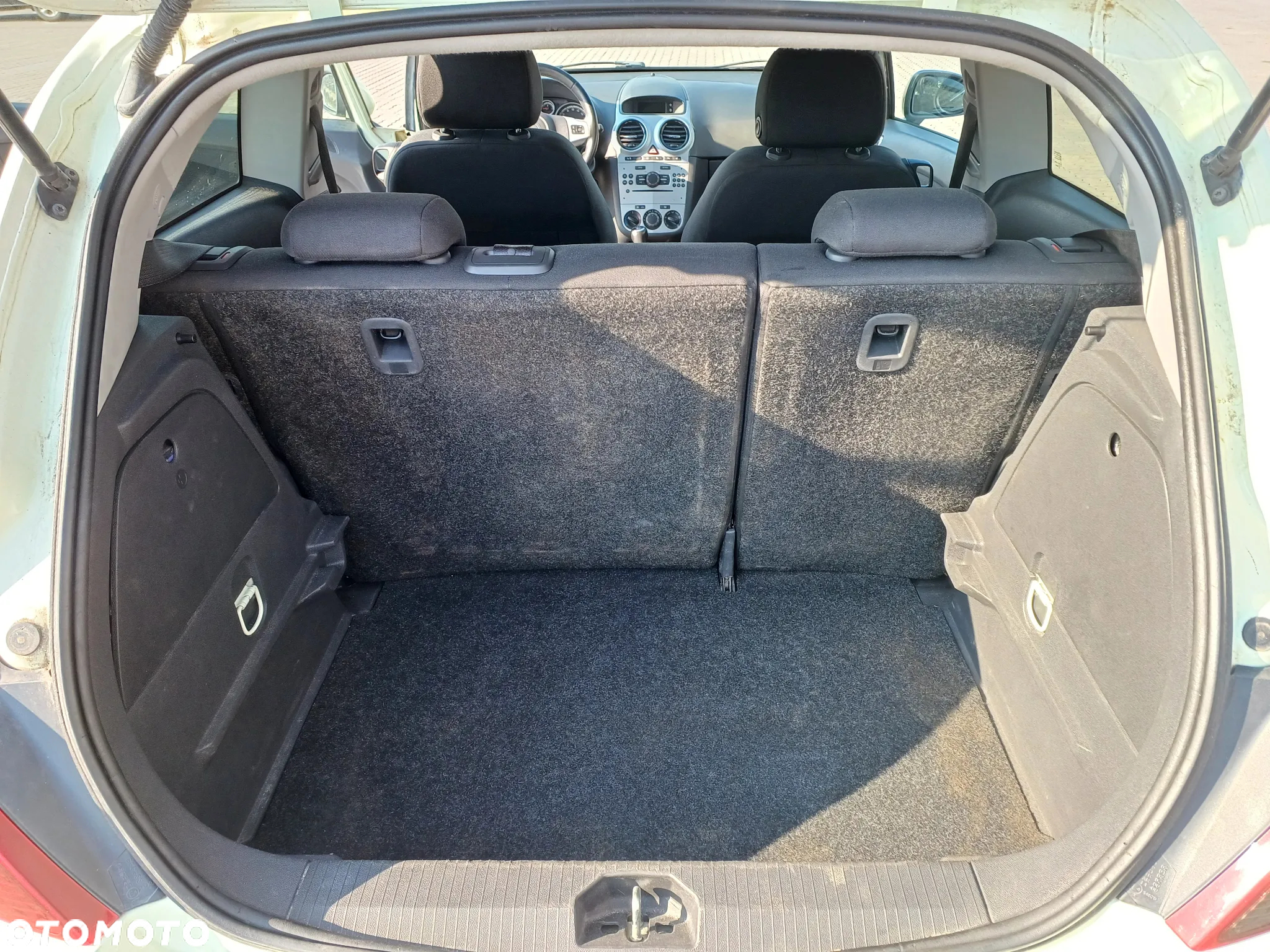 Opel Corsa 1.2 16V Cosmo - 9