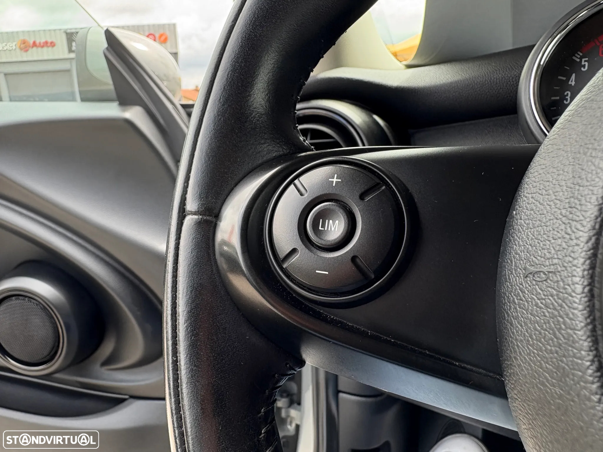 MINI 3 Portas One D - 20