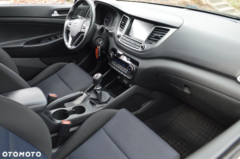 Hyundai Tucson blue 1.7 CRDi 2WD Advantage - 23