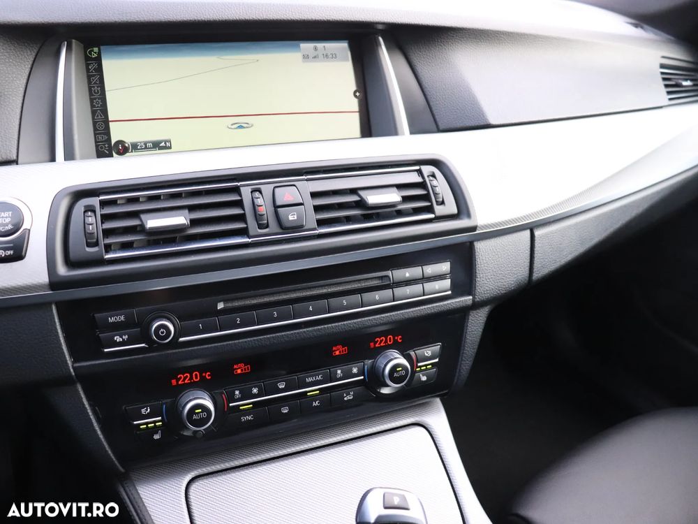 BMW Seria 5 520d Sport-Aut. - 30