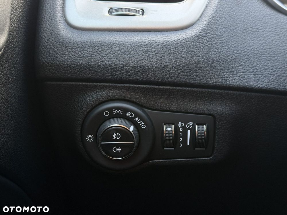 Jeep Compass - 33