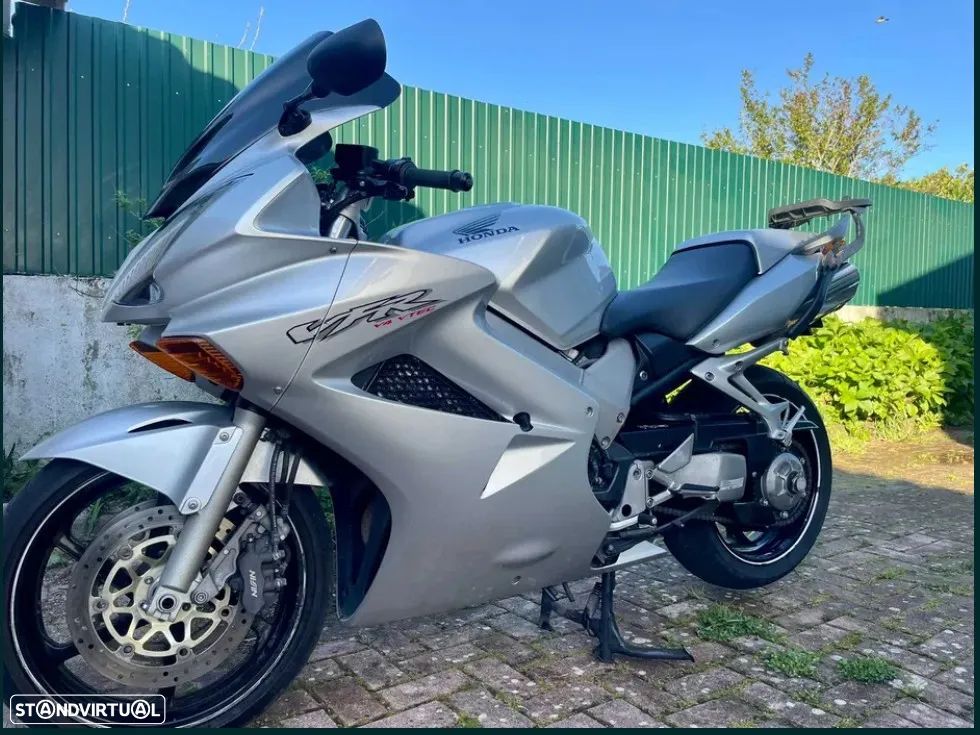Honda VFR RC46 V4 VTEC - 1
