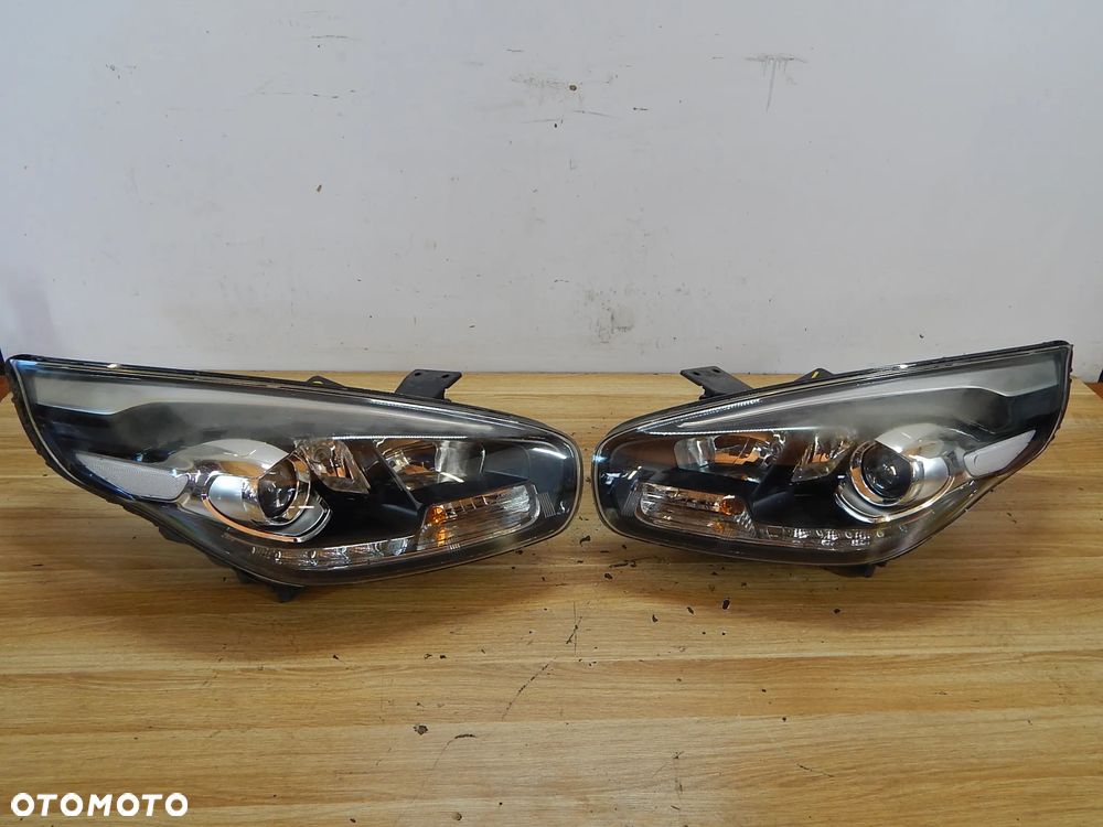 Lampa reflektor przód LED Kia Carens IV 13-19  Łuków części - 1