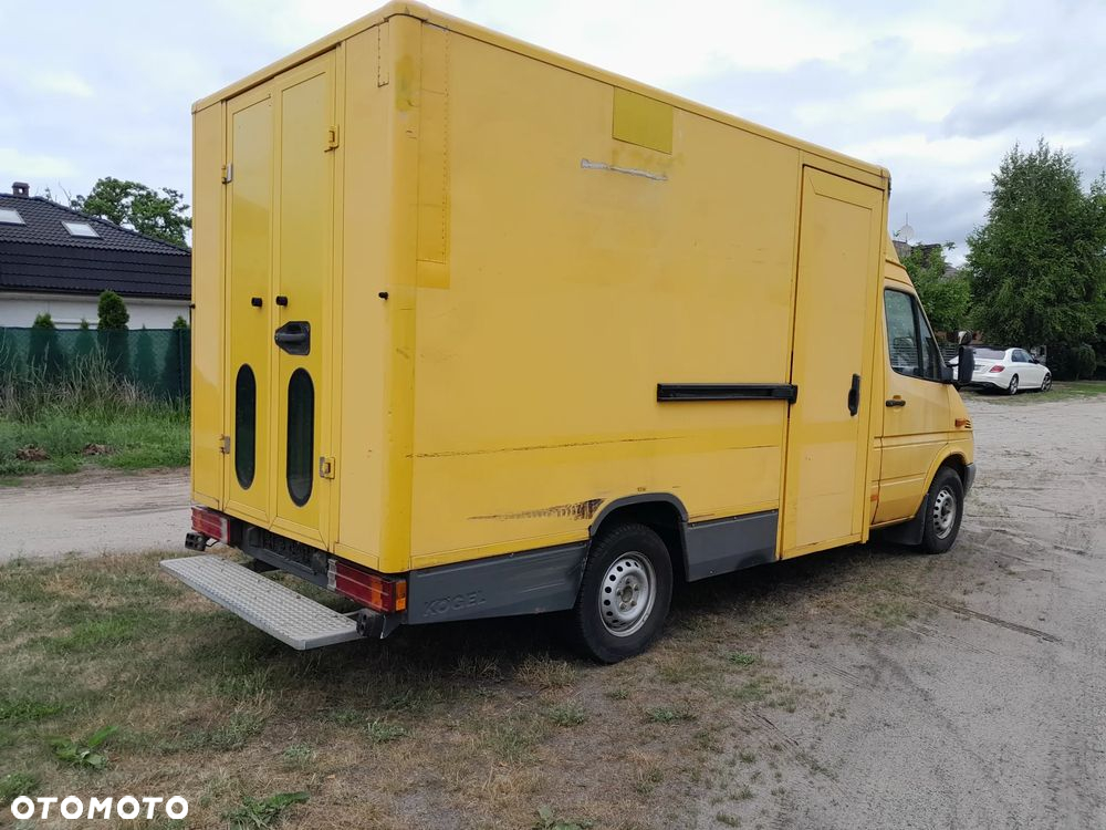 Mercedes-Benz Sprinter - 4