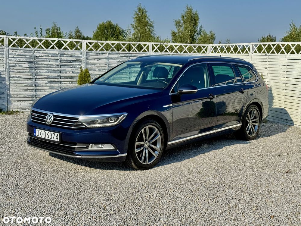 Volkswagen Passat - 1