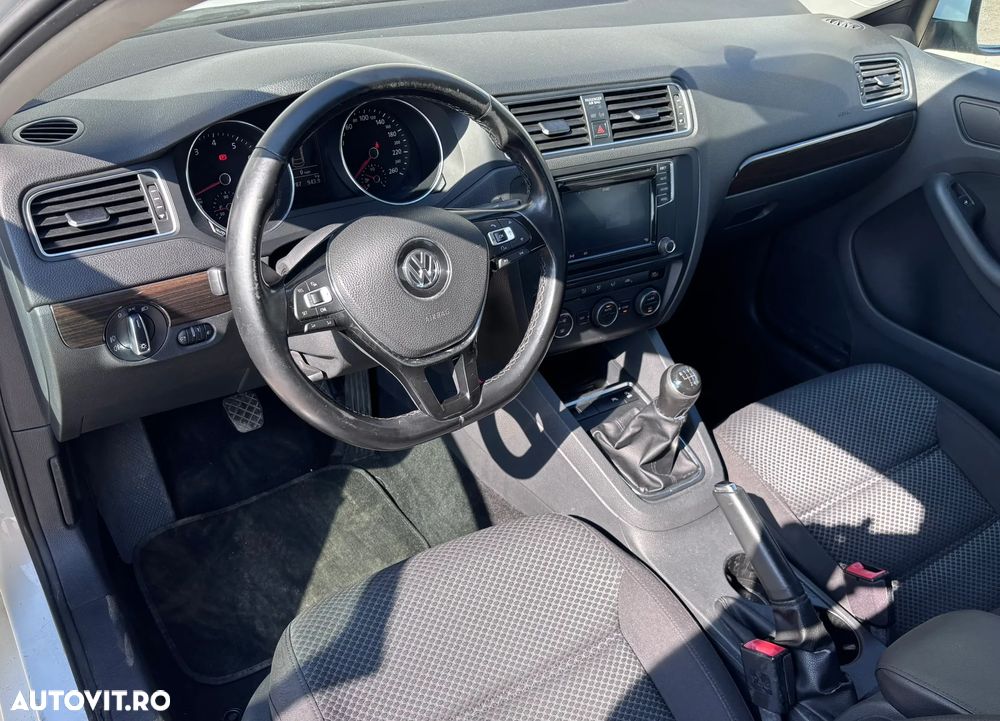 Volkswagen Jetta 1.4 TSI Comfortline - 18