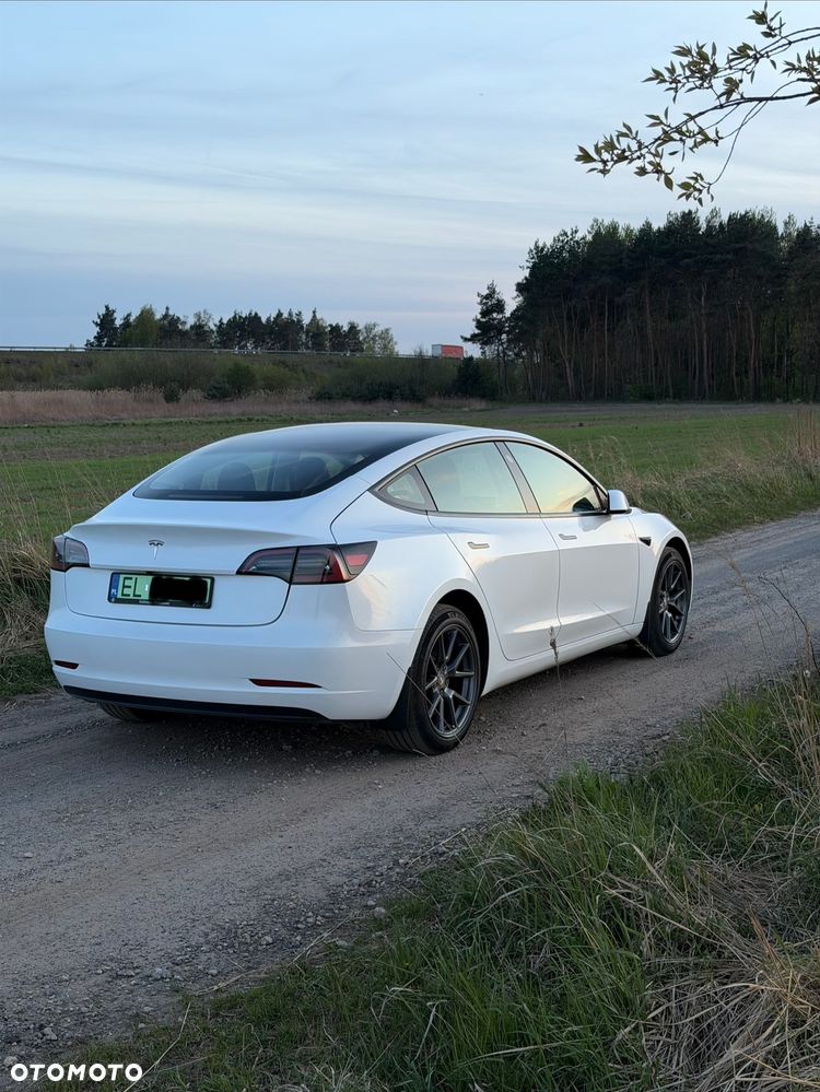 Tesla Model 3 - 6
