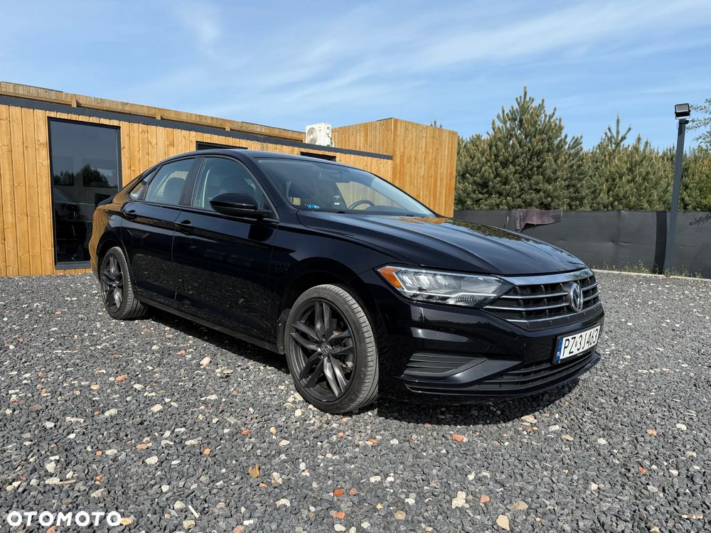 Volkswagen Jetta - 1