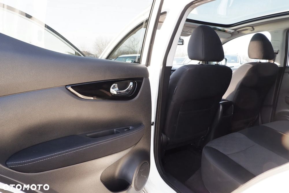 Nissan Qashqai 1.6 DCi Xtronic N-Connecta - 30