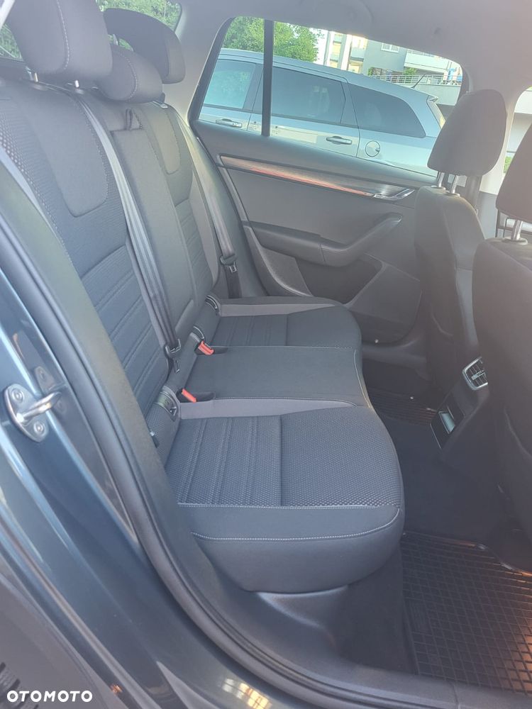 Skoda Octavia Scout 2.0 TDI 4x4 DSG - 20