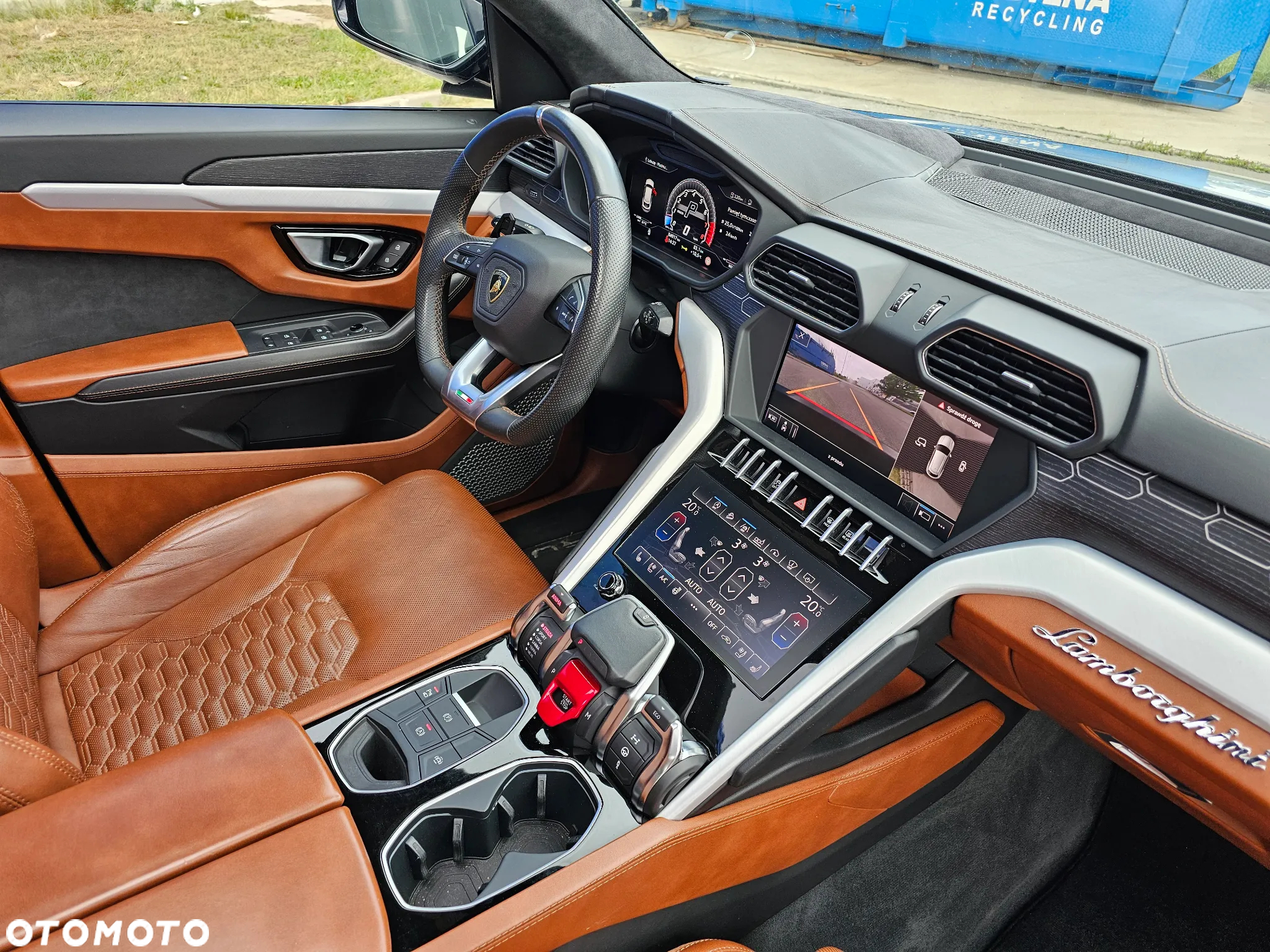Lamborghini Urus Standard - 17