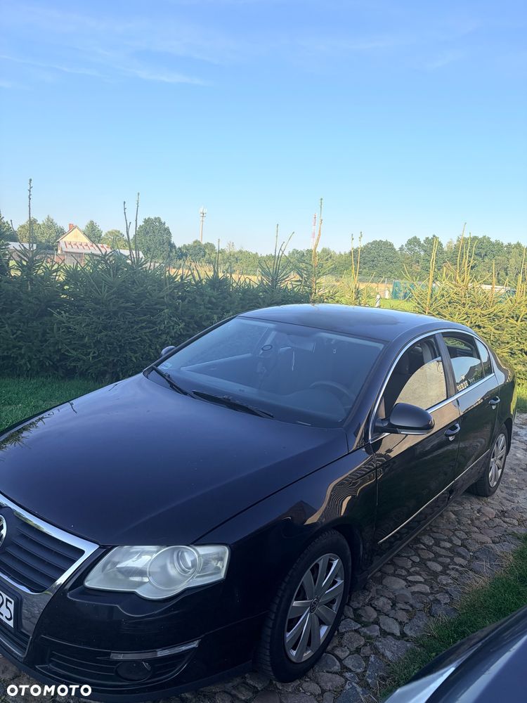 Volkswagen Passat 2.0 Basis - 2