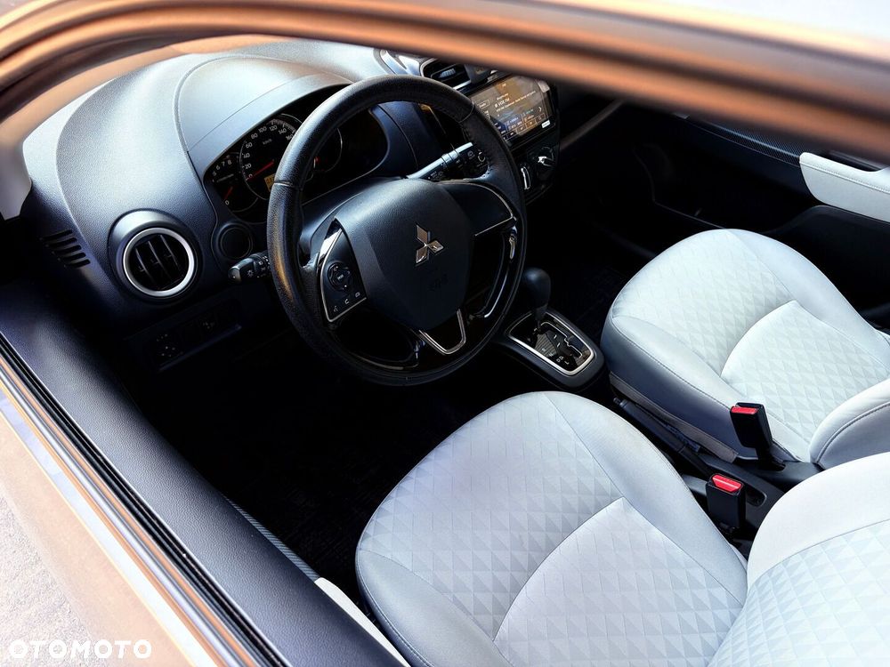 Mitsubishi Space Star 1.2 Intense CVT - 15
