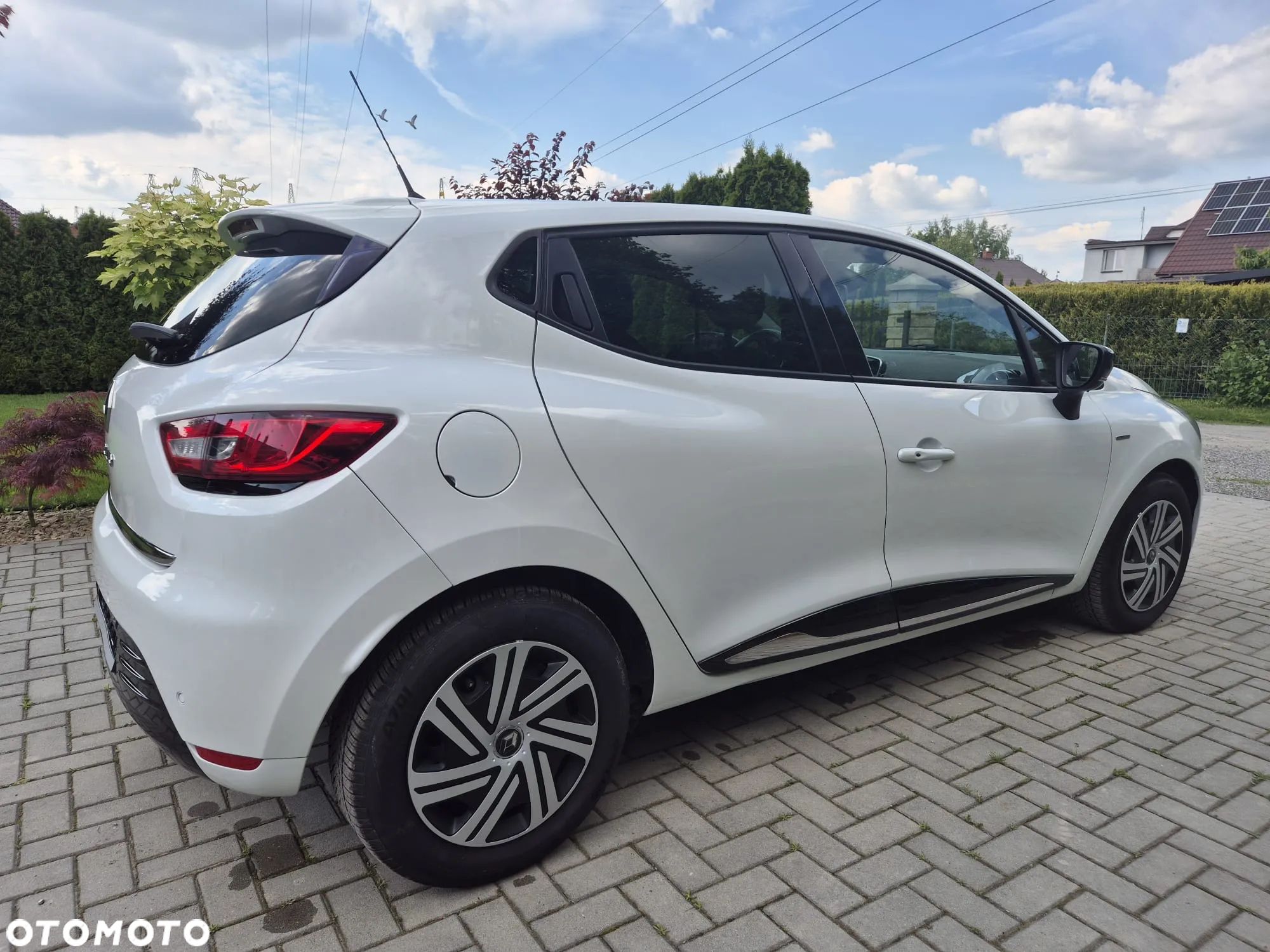 Renault Clio 1.2 16V 75 LIMITED - 17
