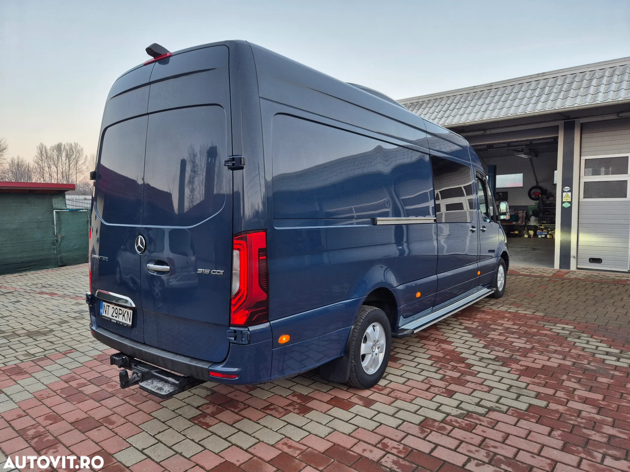 Mercedes-Benz Sprinter 319 - 3